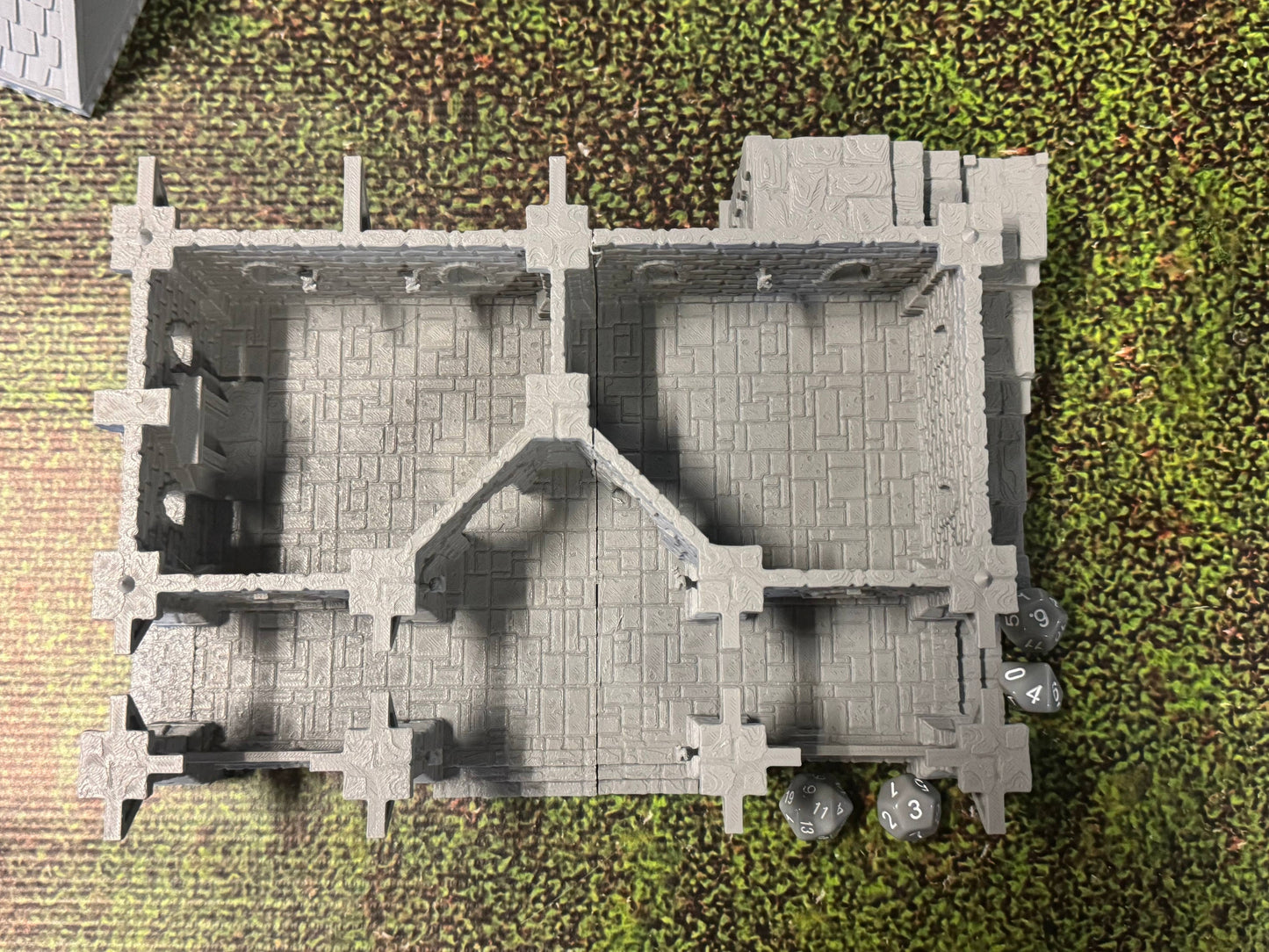 3D Printed D&D Tavern Terrain | Modular Fantasy Building for Tabletop RPGs, Miniature Wargaming, Pathfinder, and TTRPG