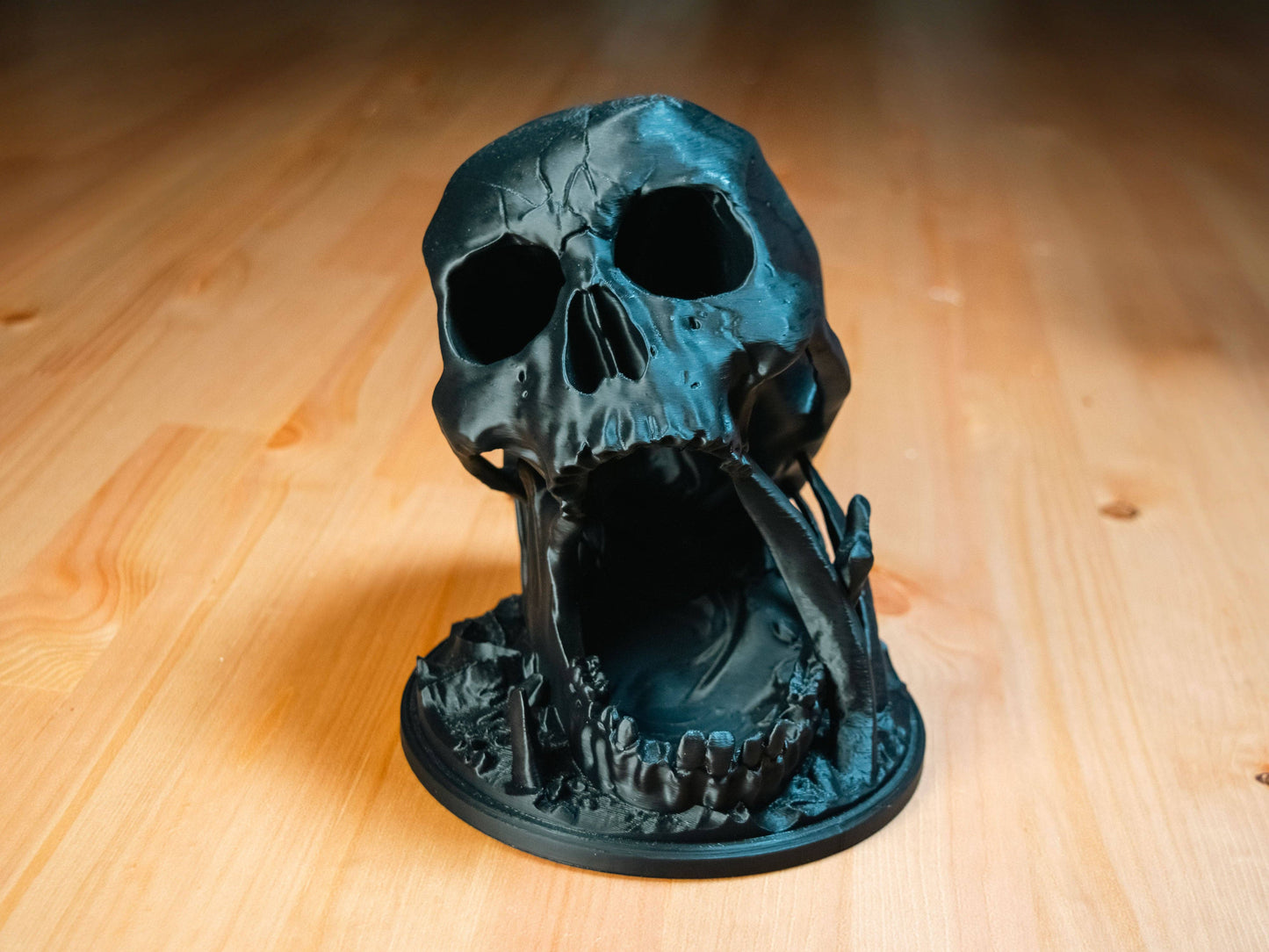 Screaming Skull Dice Tower